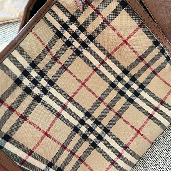 Burberry like new handbag - Picture 5 of 6